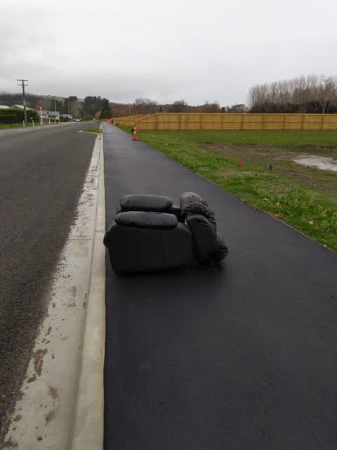 Rubbish/Recycling, a report photo