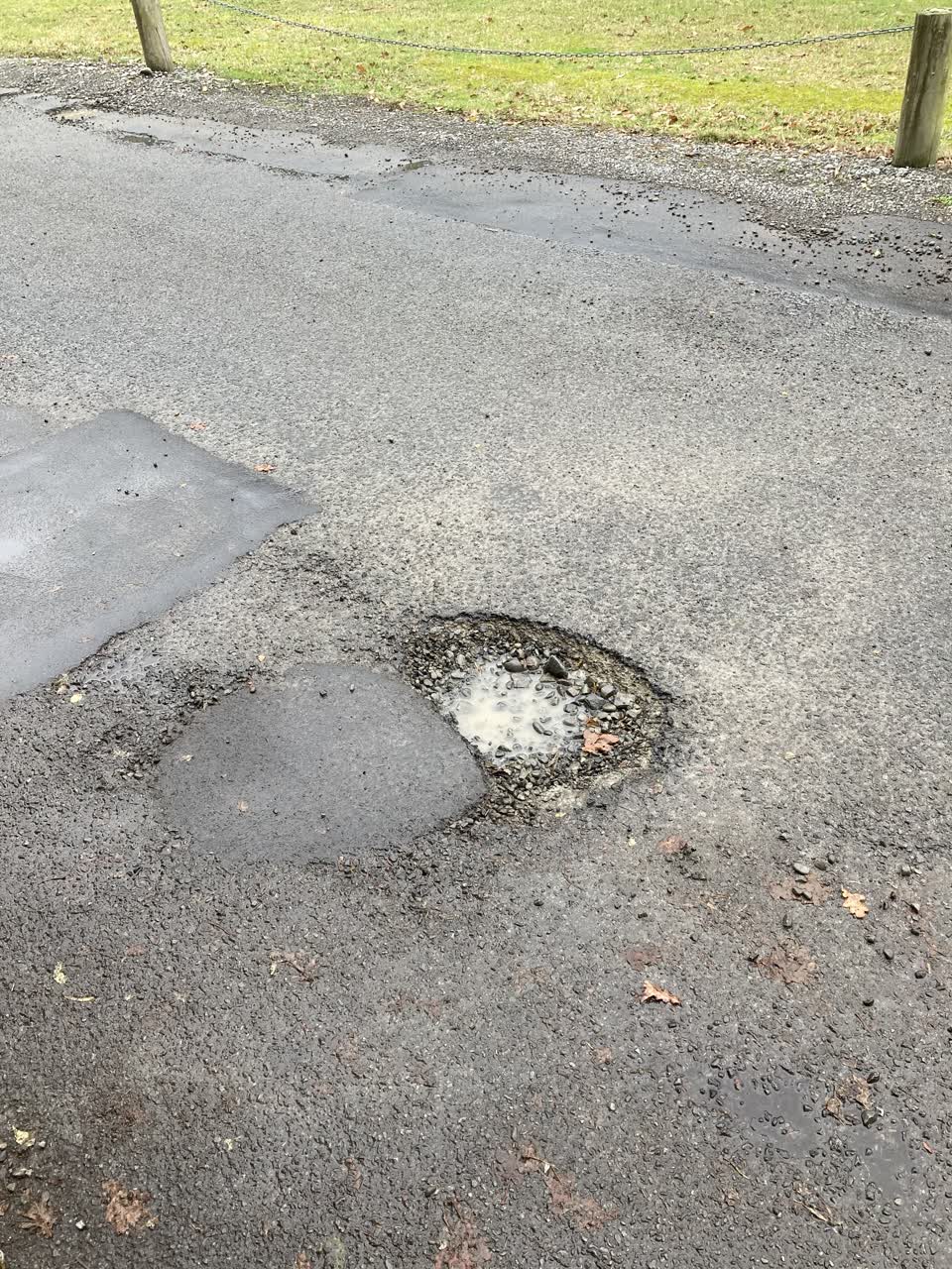 The photograph attached to this roading/streets report