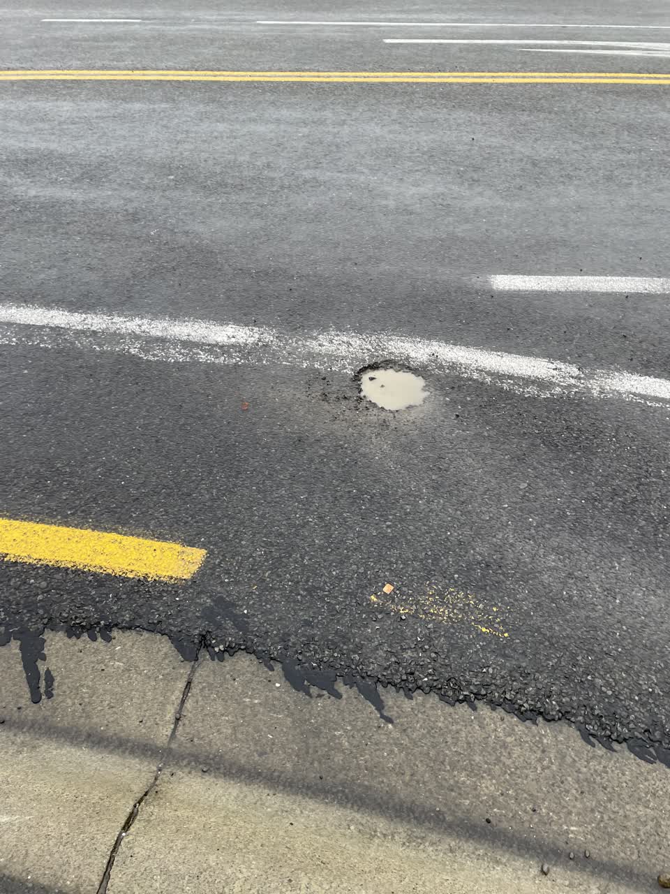 The photograph attached to this roading/streets report