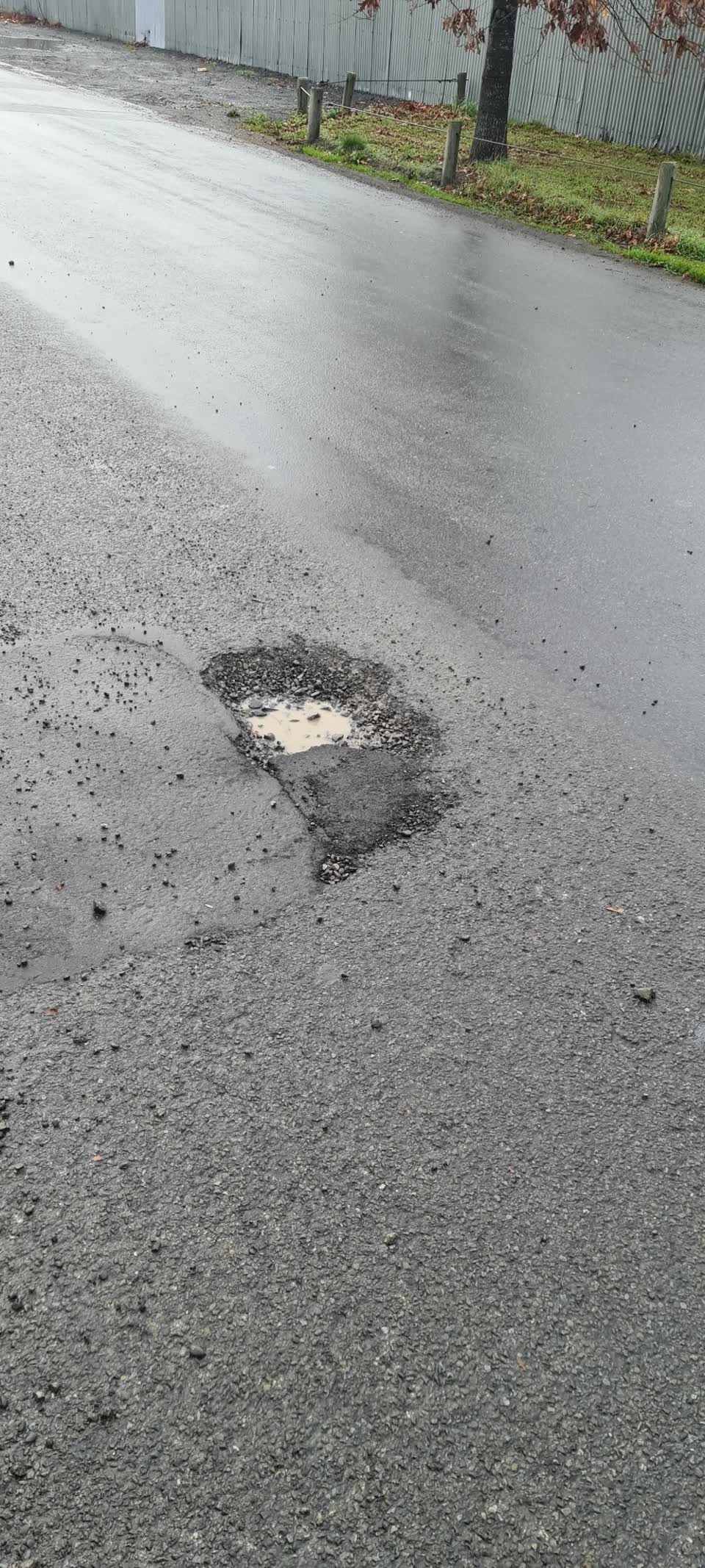 The photograph attached to this roading/streets report