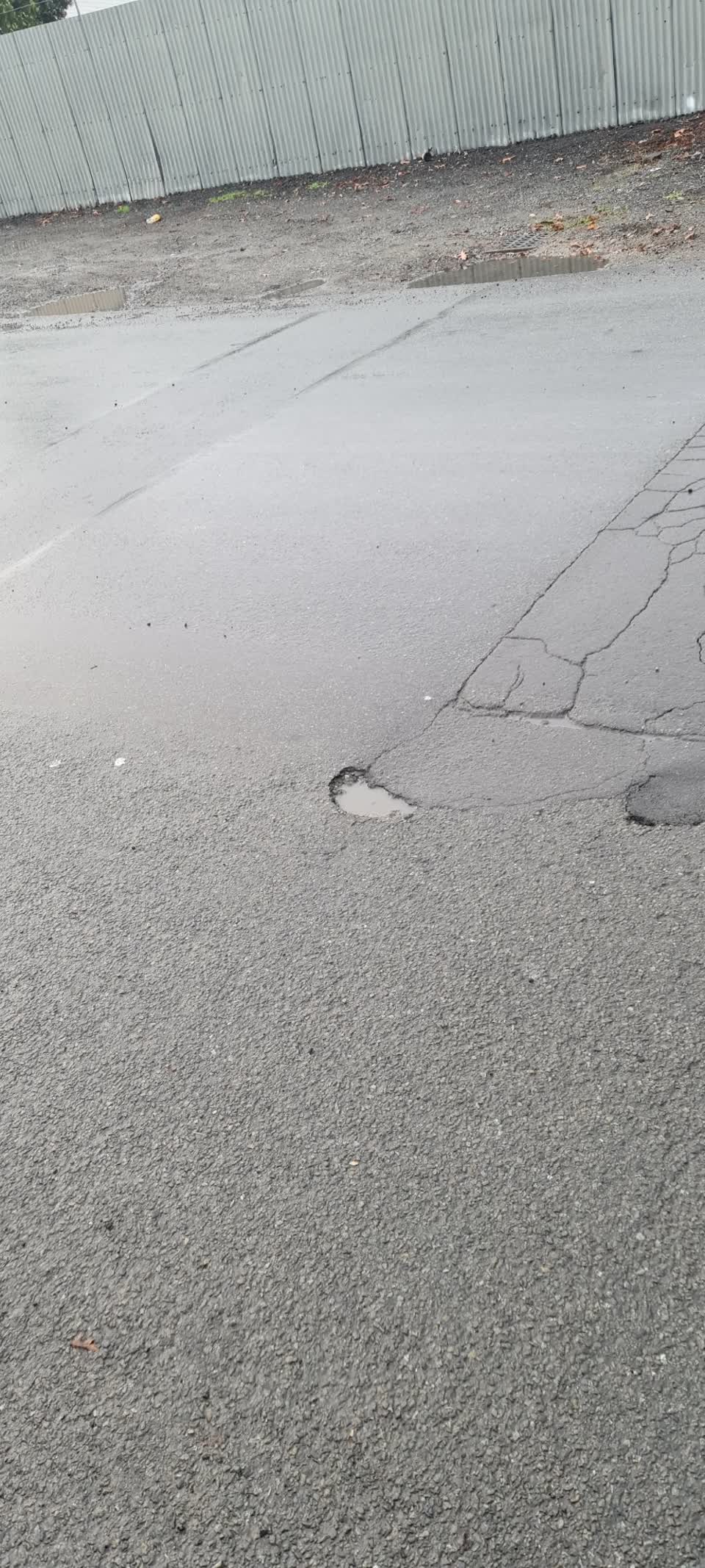 The photograph attached to this roading/streets report