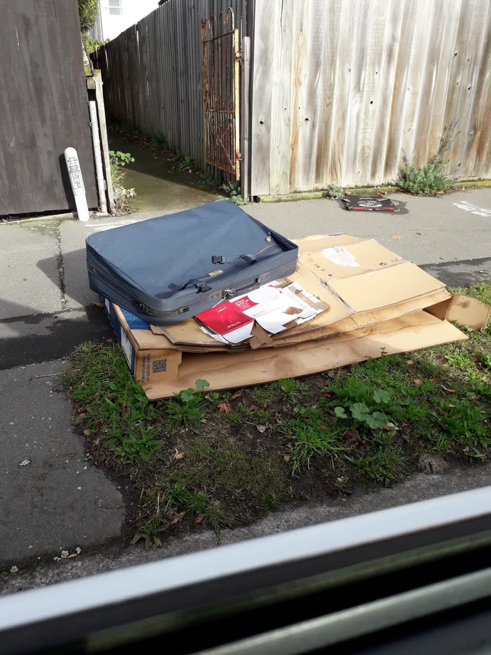 The photograph attached to this rubbish/recycling report