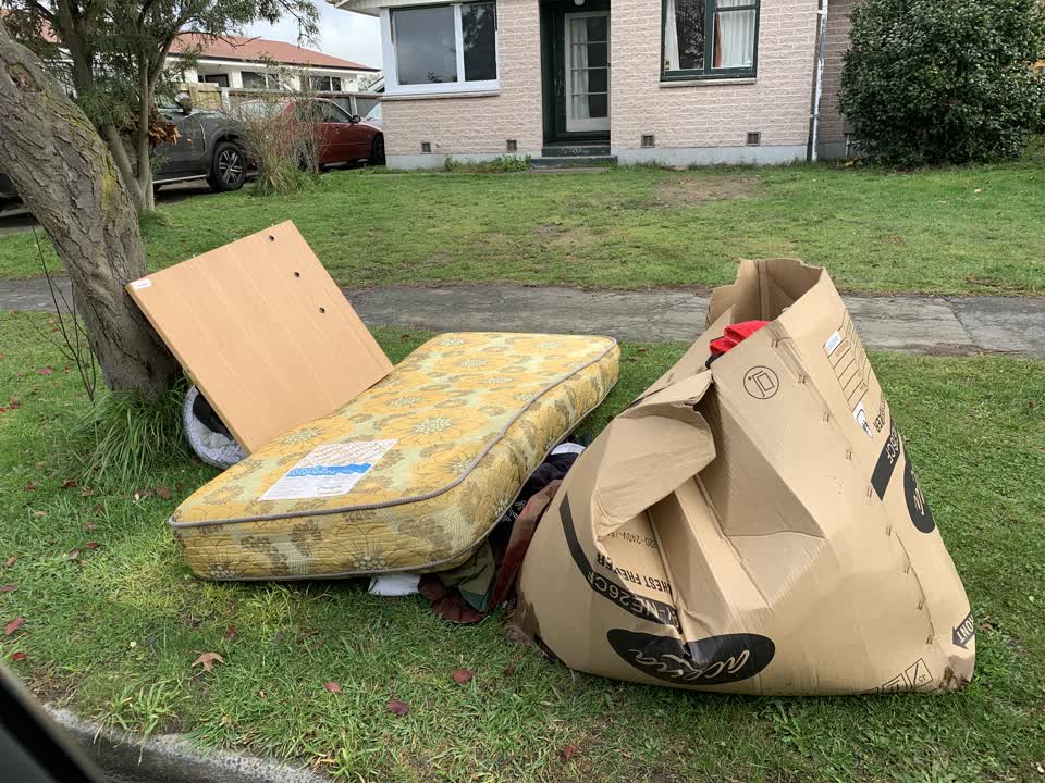 The photograph attached to this rubbish/recycling report