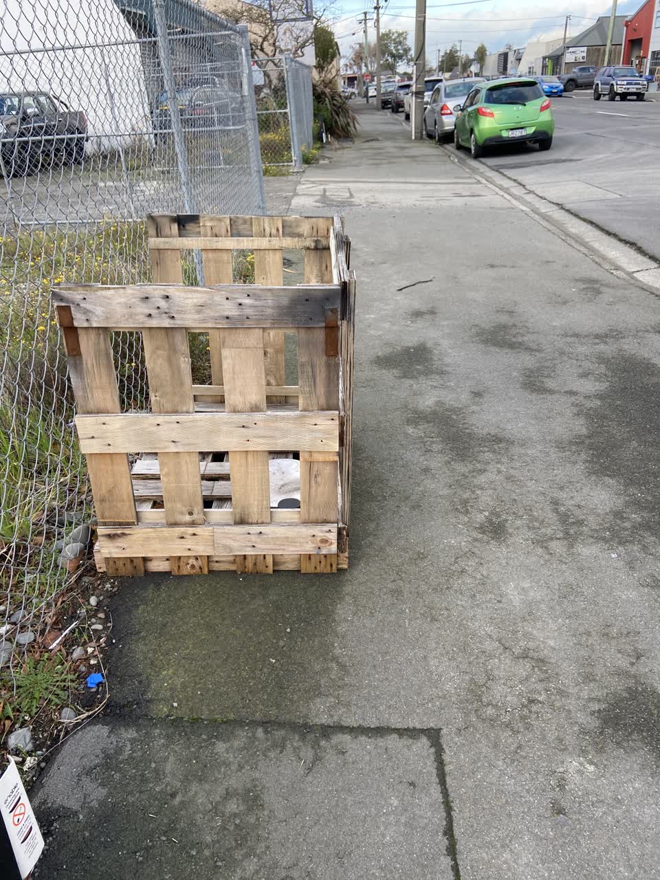 The photograph attached to this rubbish/recycling report