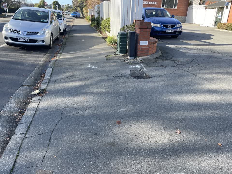 The photograph attached to this roading/streets report
