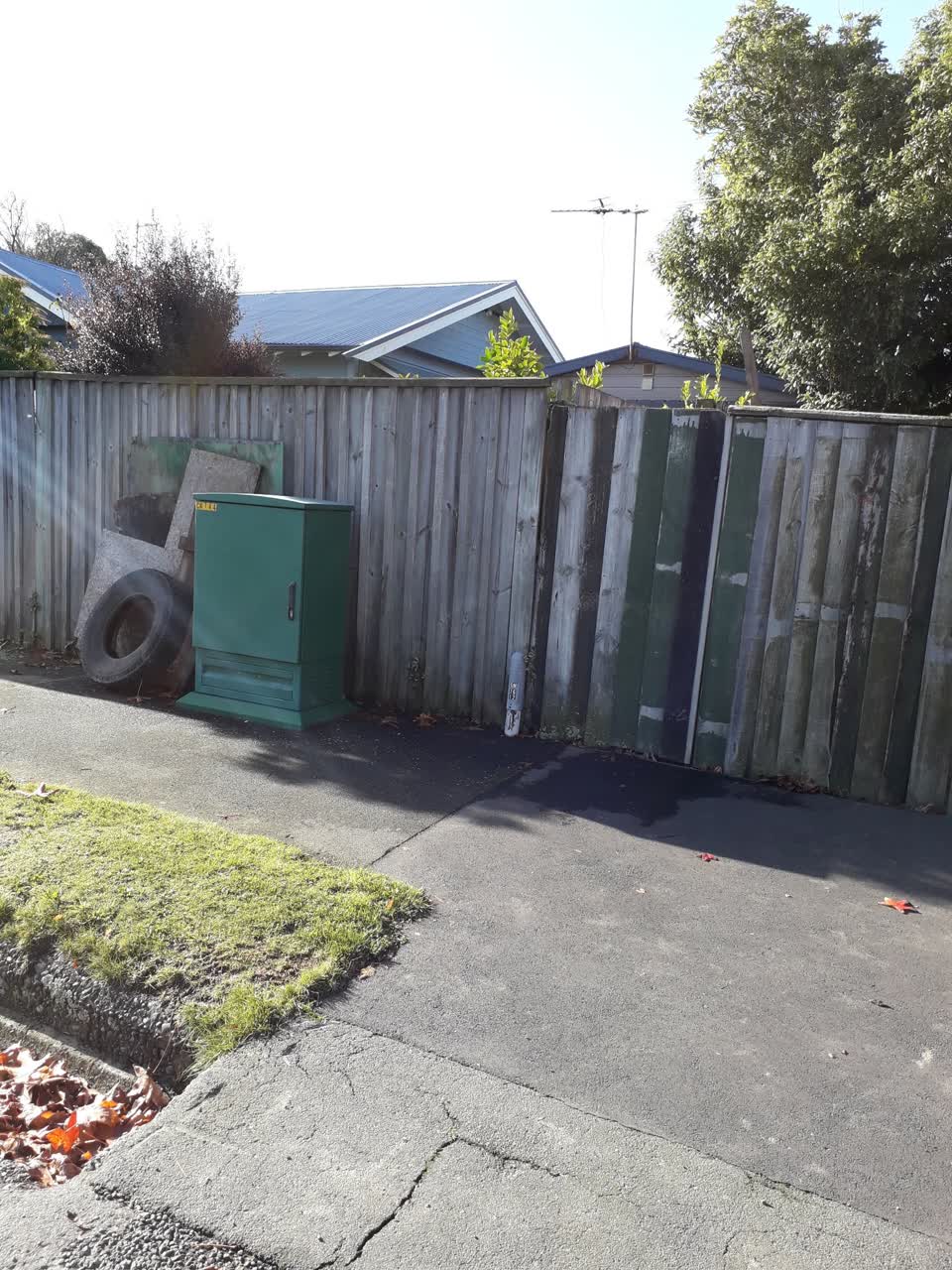 The photograph attached to this rubbish/recycling report