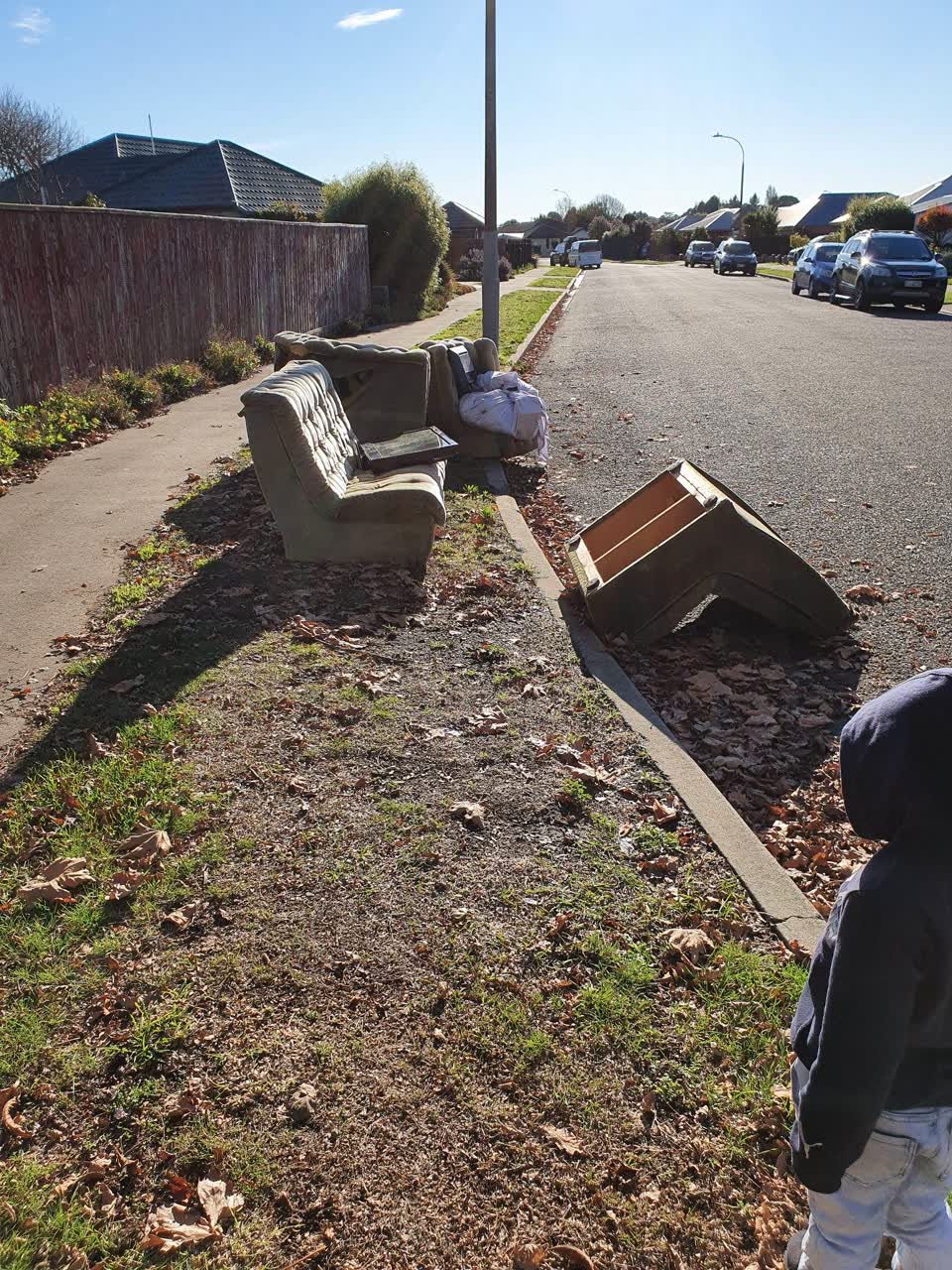 The photograph attached to this rubbish/recycling report