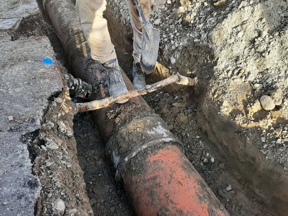 The photograph attached to this water supply report