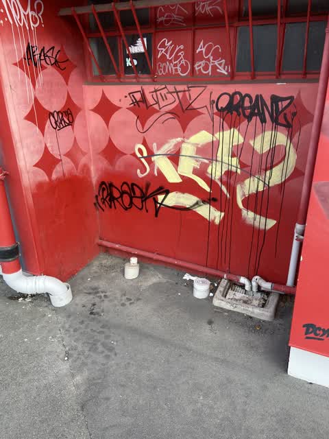 Graffiti, a report photo
