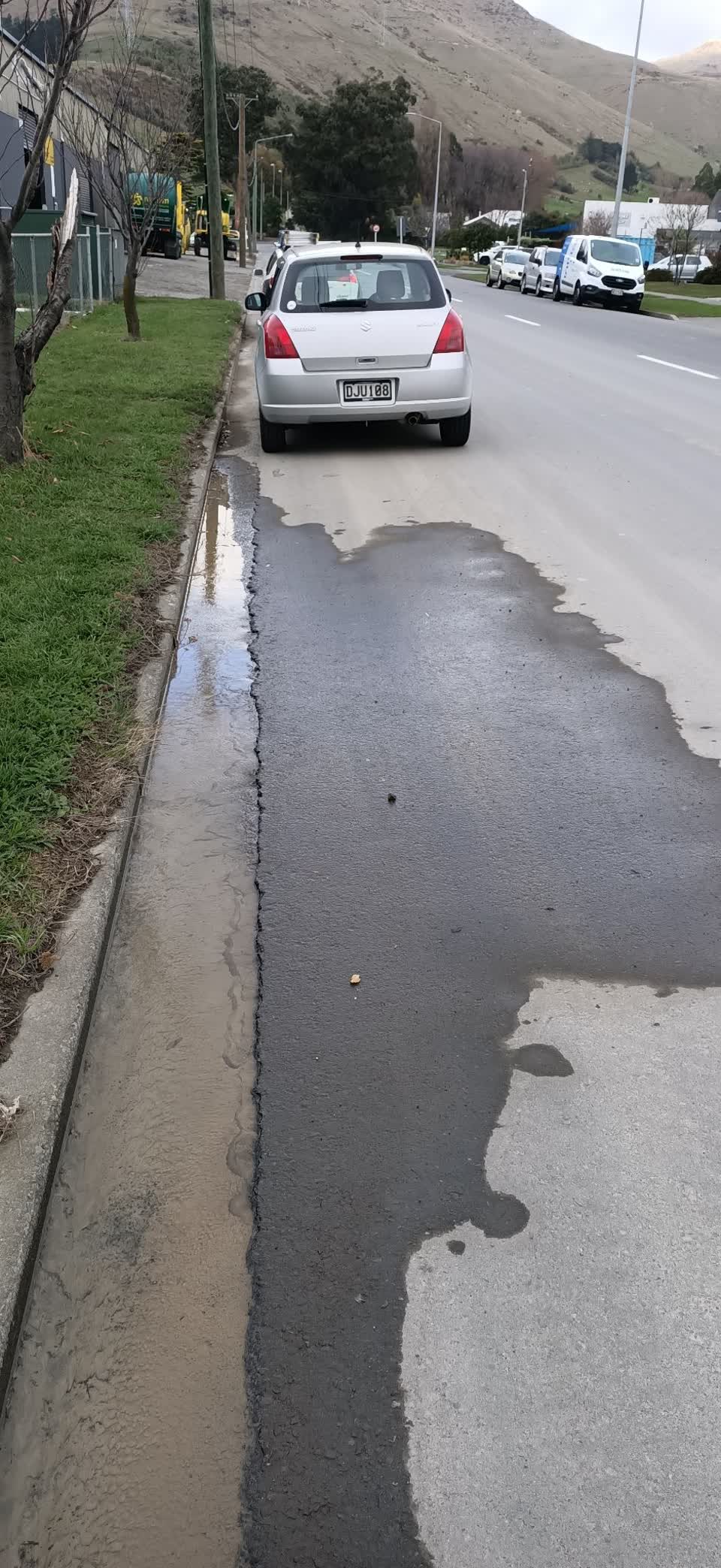The photograph attached to this roading/streets report