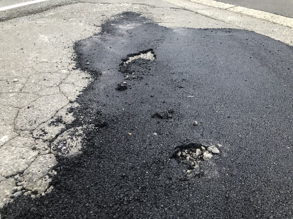 The photograph attached to this roading/streets report