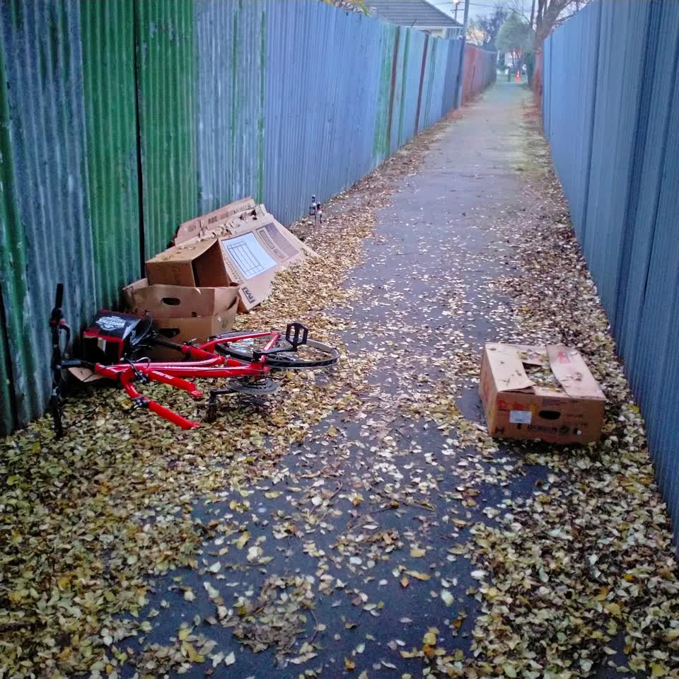 The photograph attached to this rubbish/recycling report