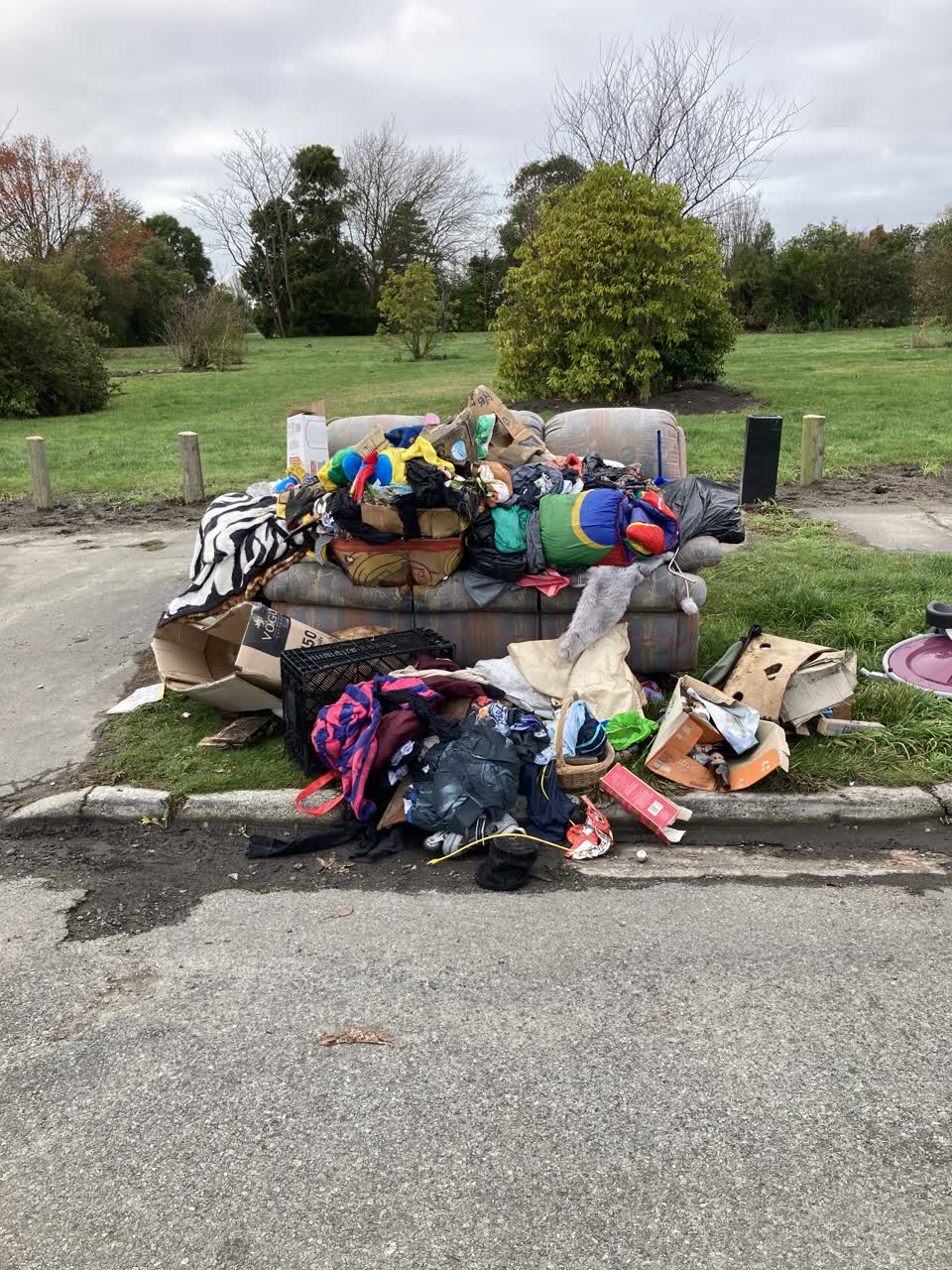 The photograph attached to this rubbish/recycling report