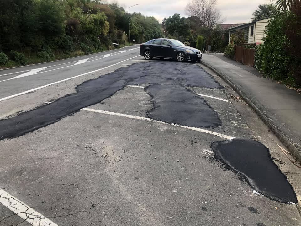 The photograph attached to this roading/streets report