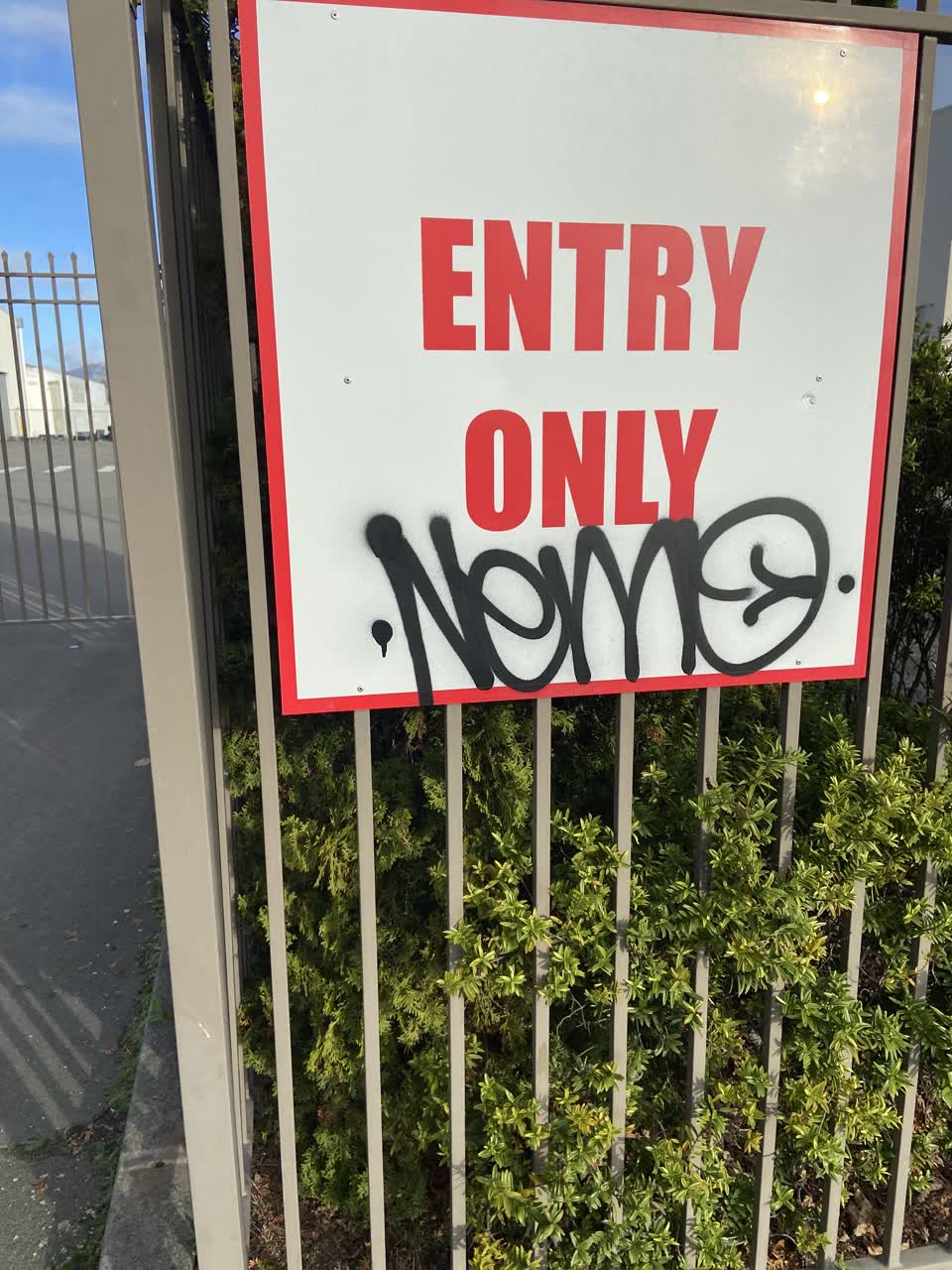 The photograph attached to this graffiti report