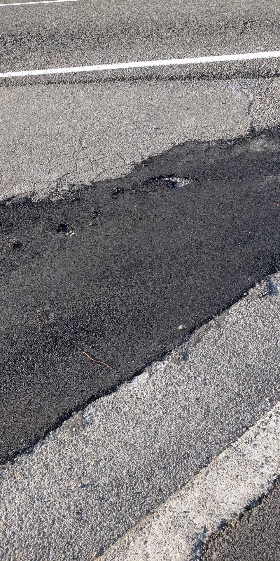 The photograph attached to this roading/streets report