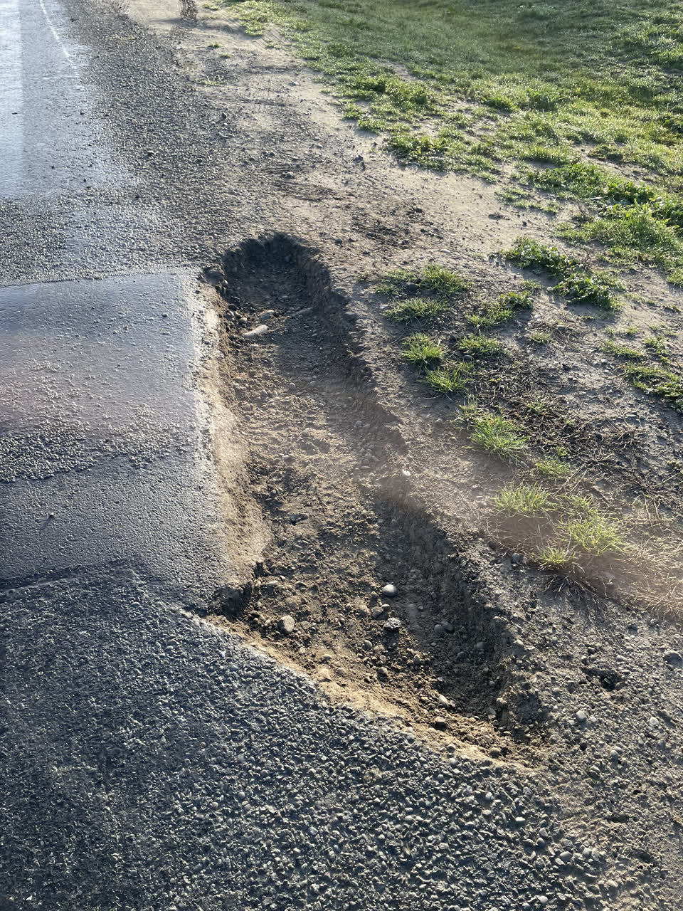 The photograph attached to this roading/streets report