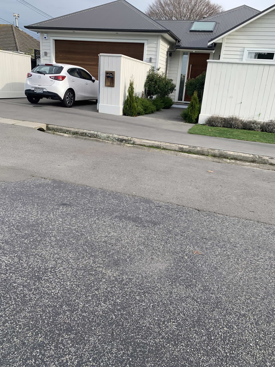The photograph attached to this roading/streets report