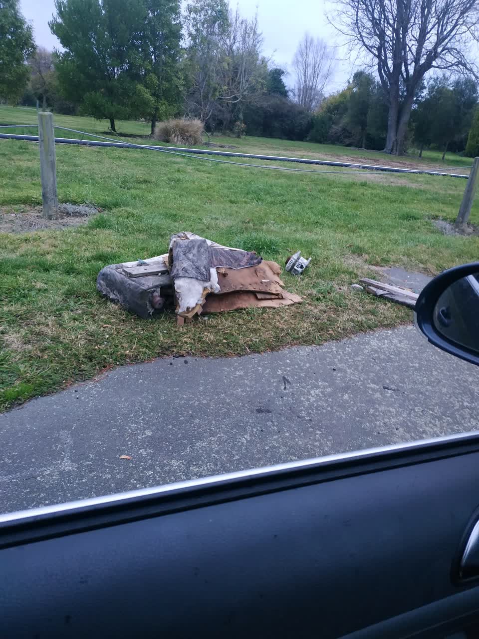 The photograph attached to this rubbish/recycling report