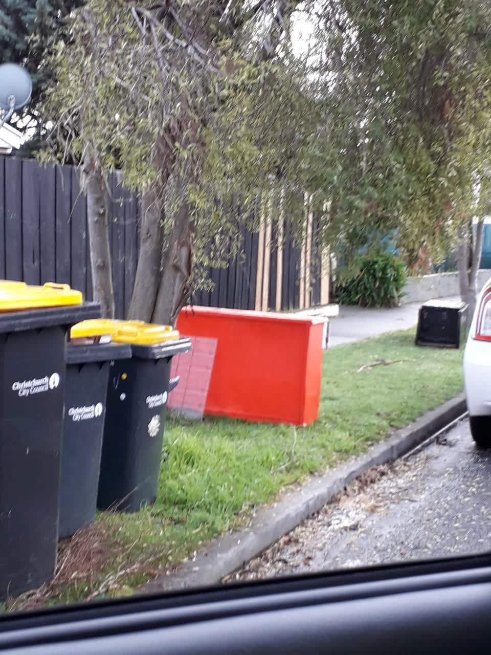 The photograph attached to this rubbish/recycling report