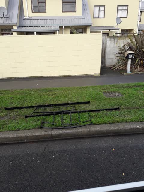 Rubbish/Recycling, a report photo