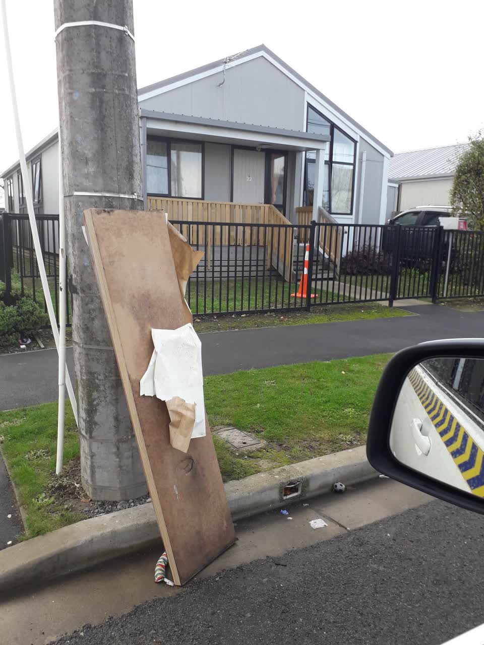 The photograph attached to this rubbish/recycling report