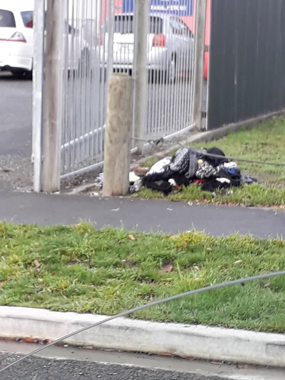 The photograph attached to this rubbish/recycling report