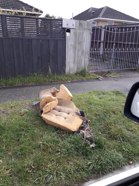 Rubbish/Recycling, a report photo