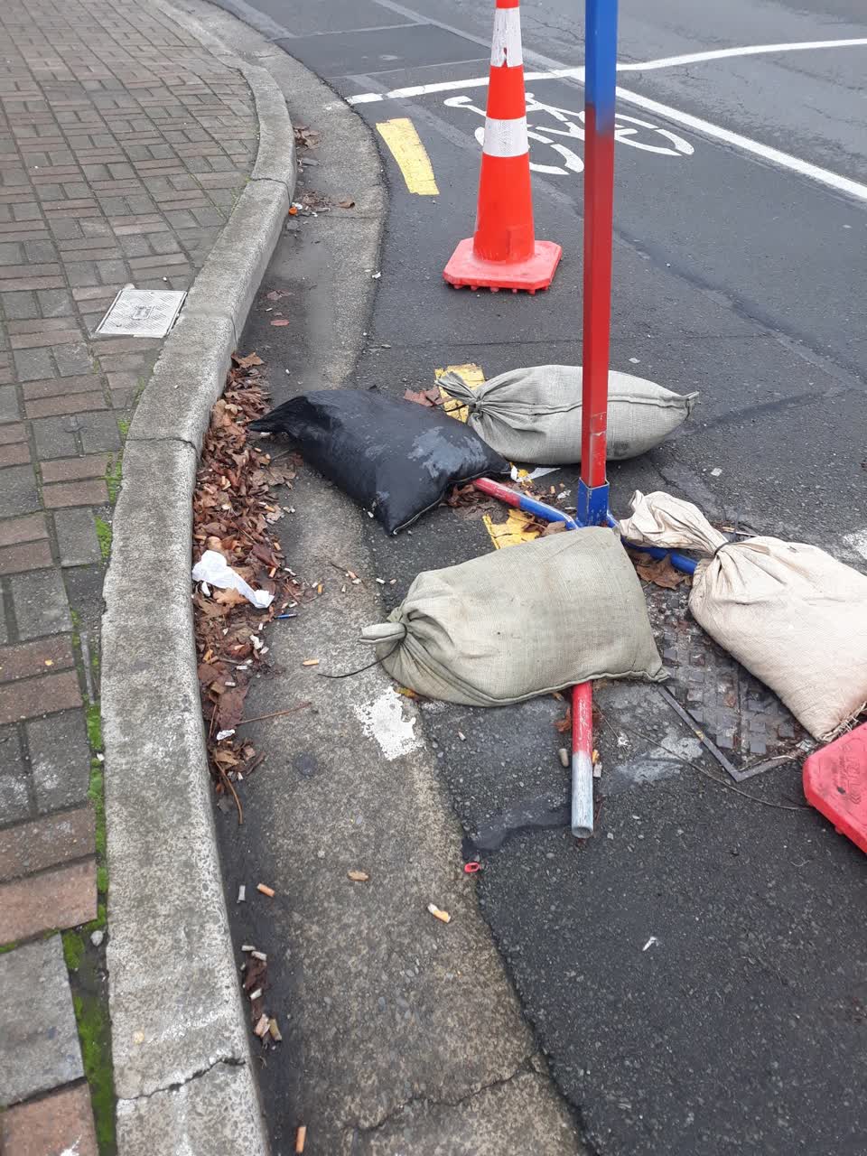 The photograph attached to this roading/streets report