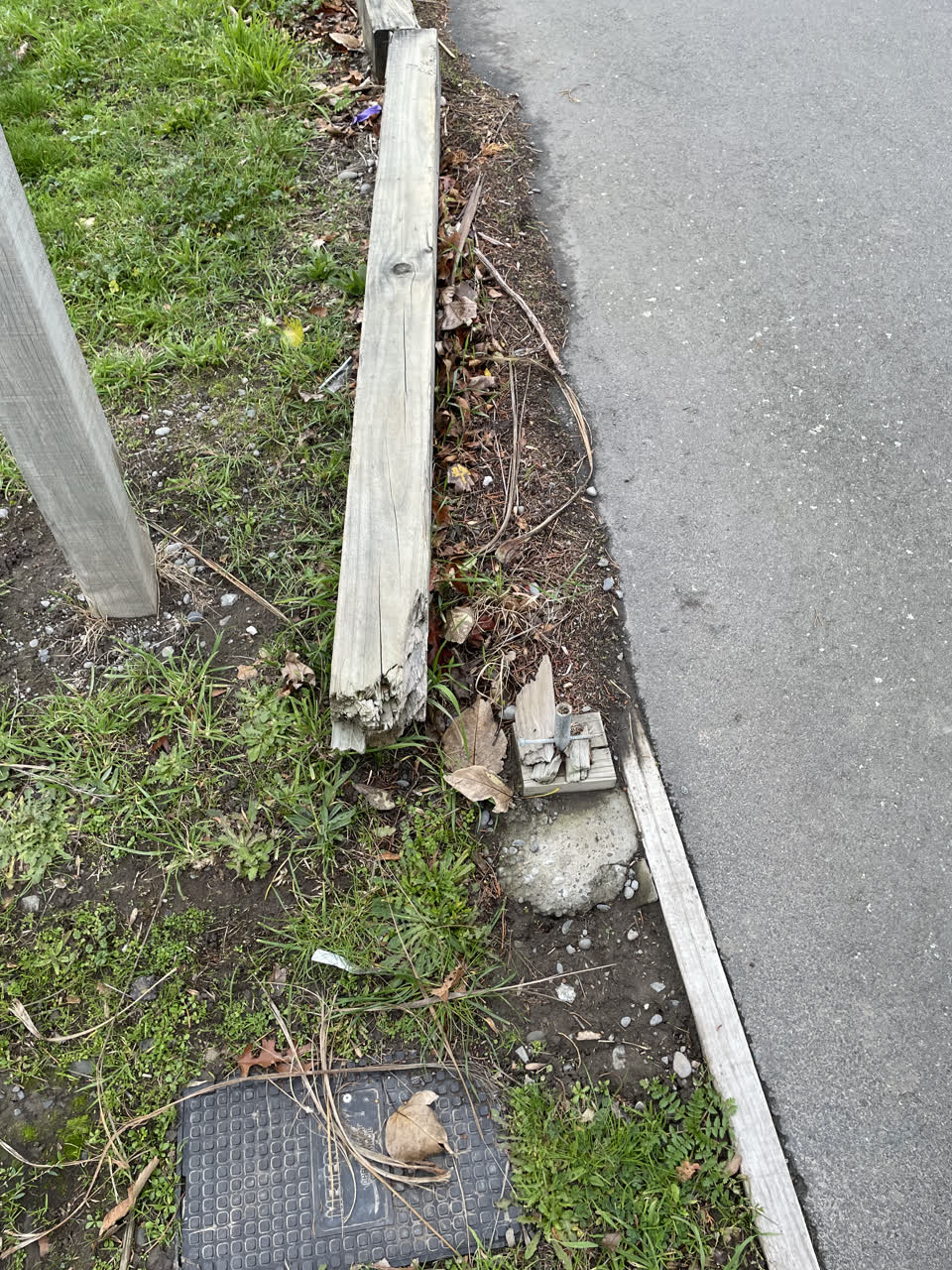 The photograph attached to this roading/streets report