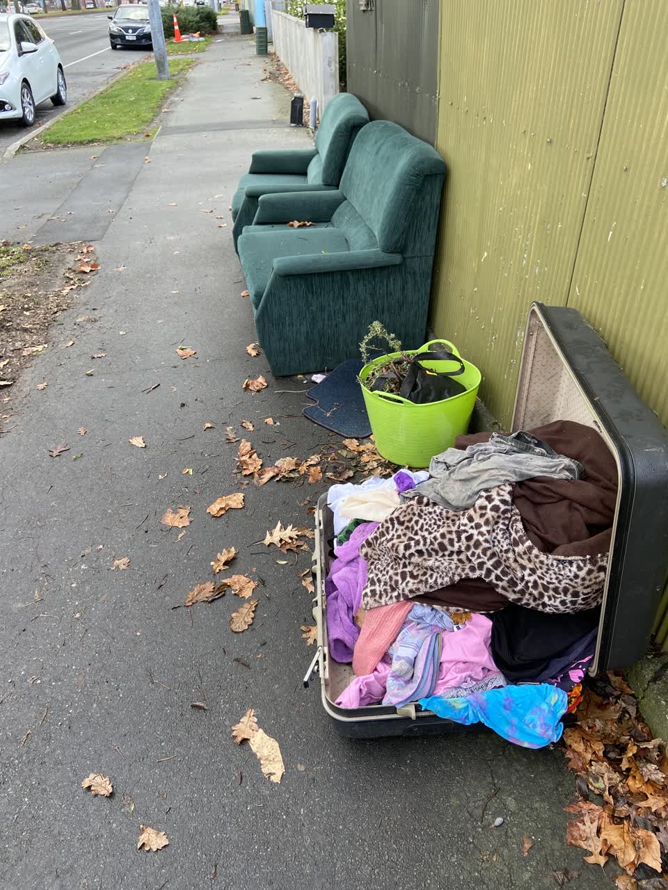 The photograph attached to this rubbish/recycling report