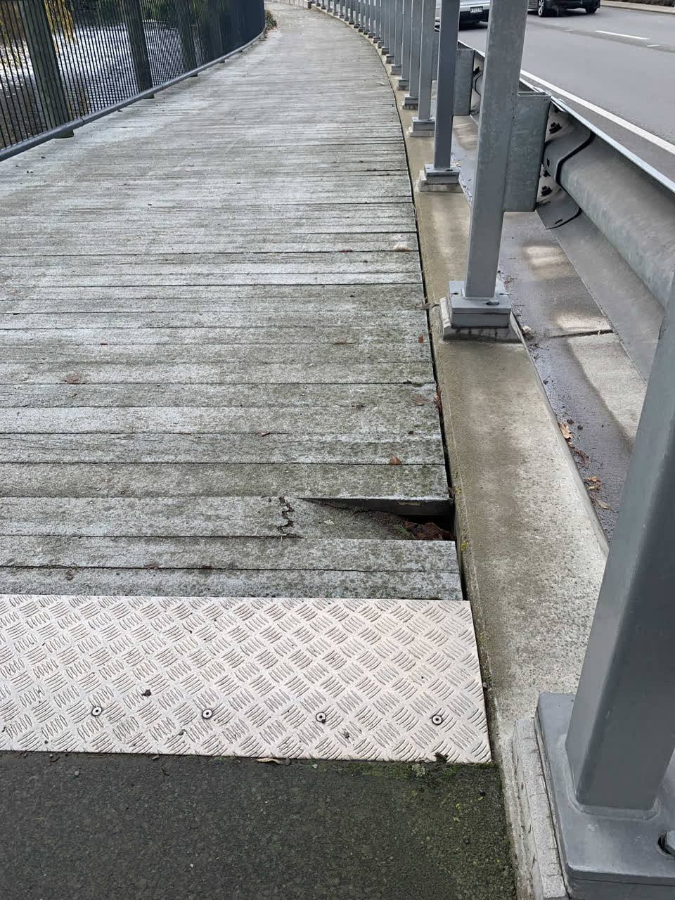 The photograph attached to this roading/streets report
