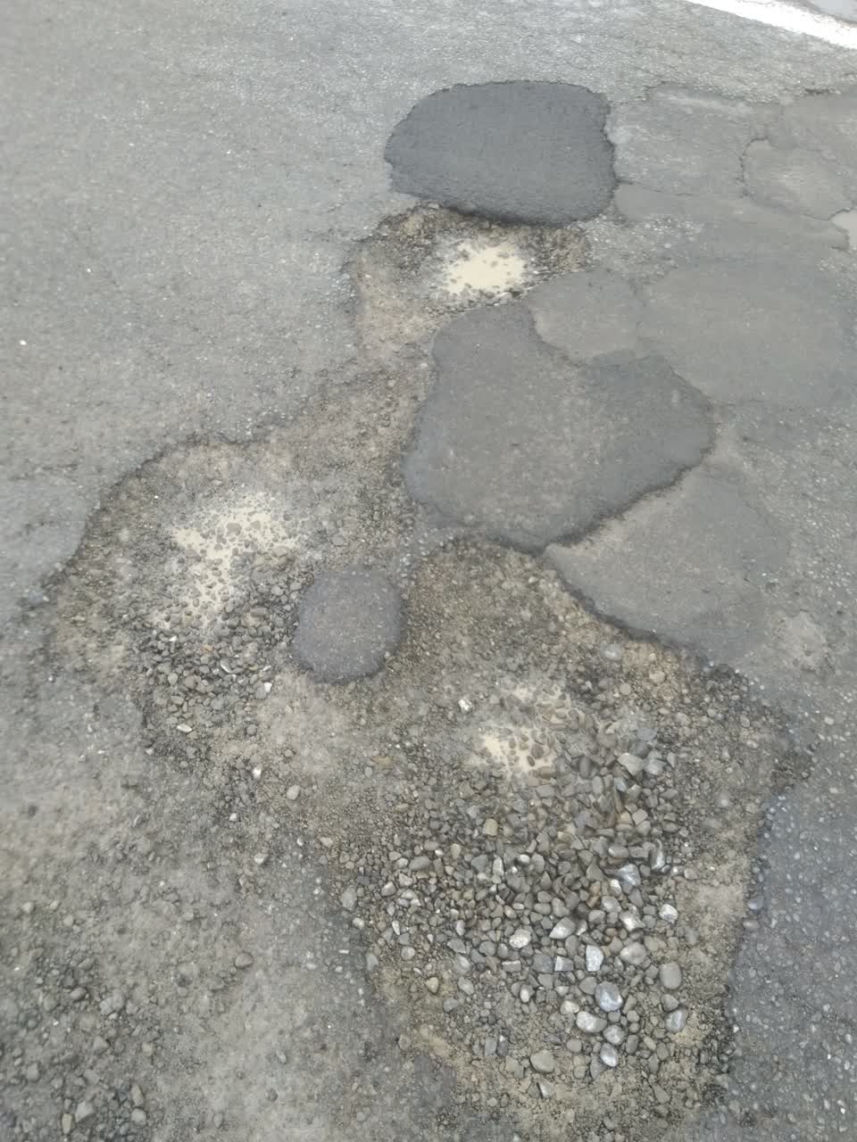 The photograph attached to this roading/streets report