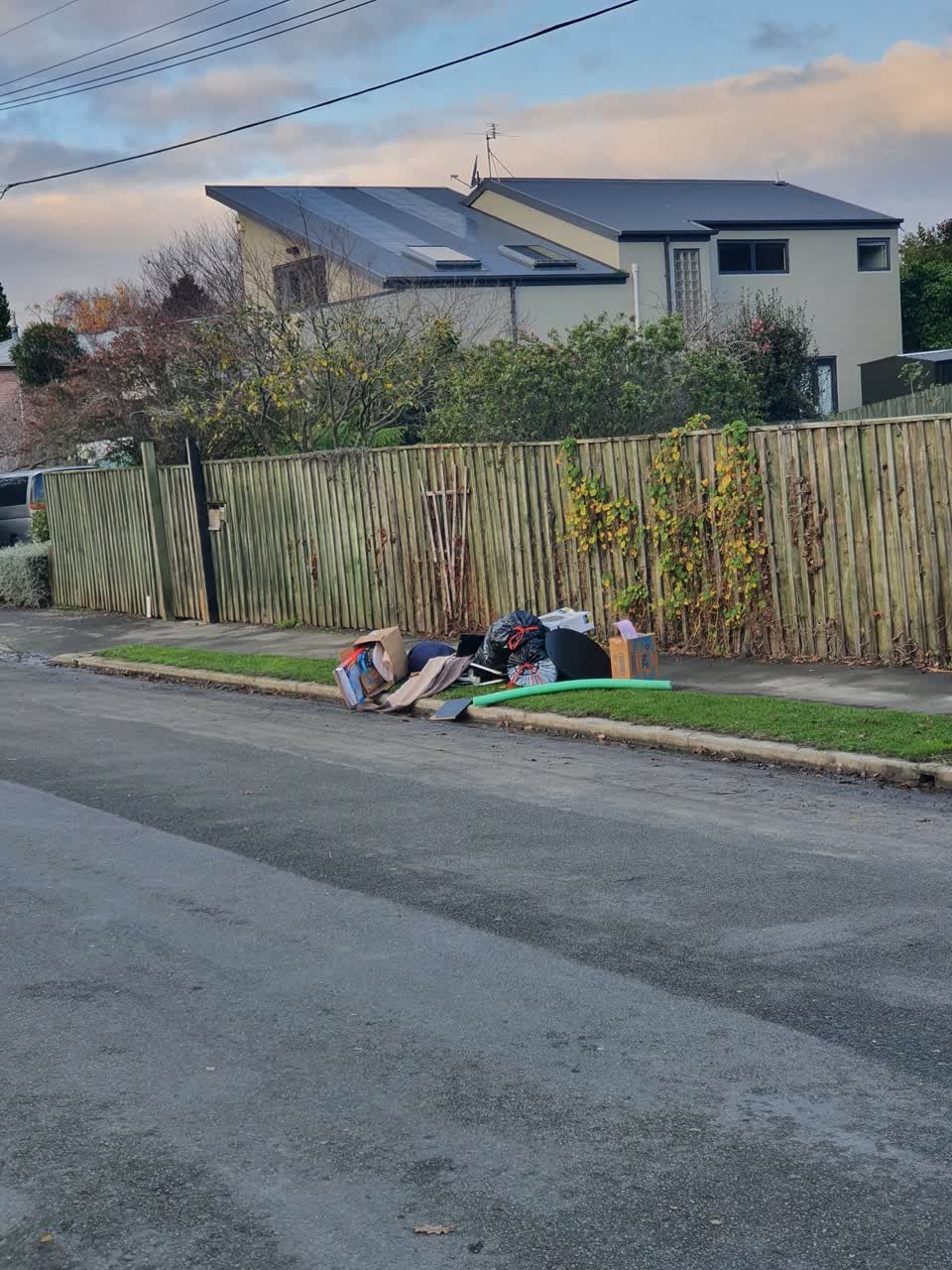 The photograph attached to this rubbish/recycling report