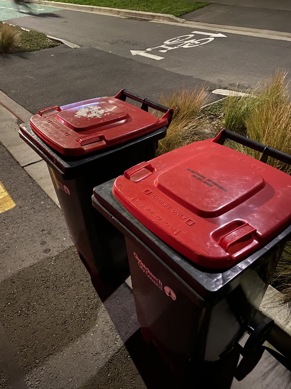 The photograph attached to this rubbish/recycling report