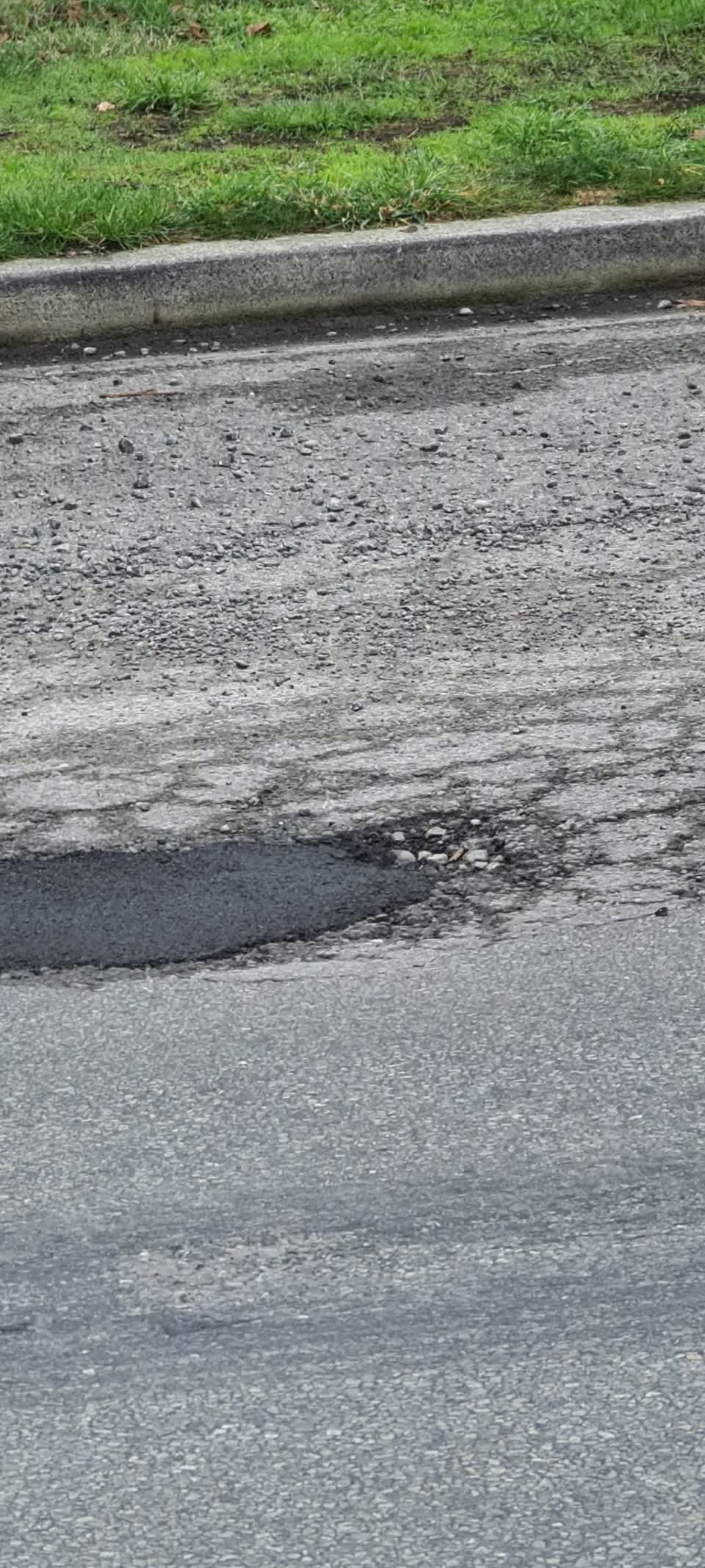 The photograph attached to this roading/streets report