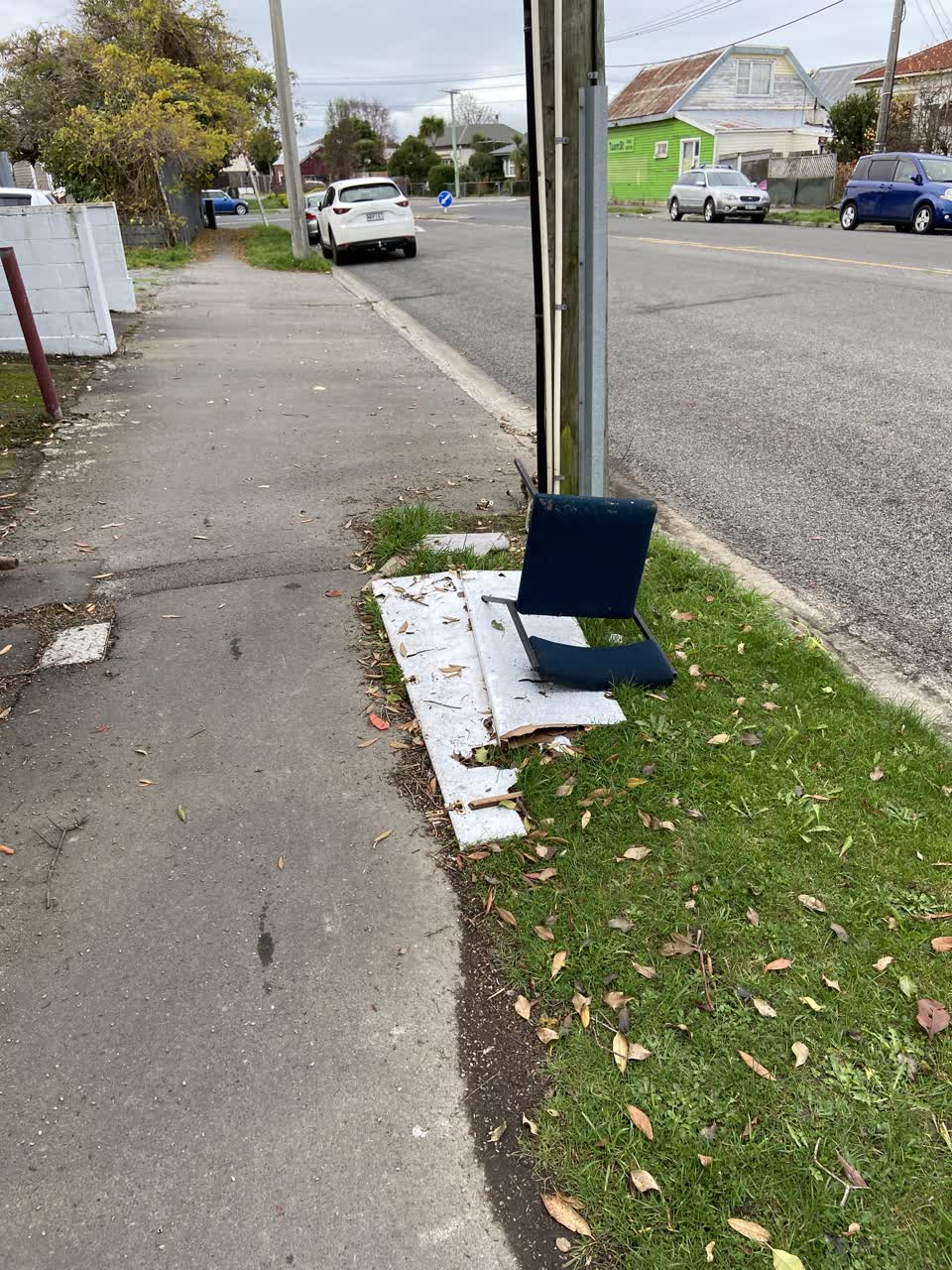 The photograph attached to this rubbish/recycling report