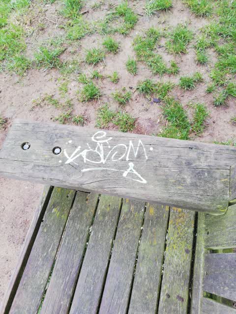 Graffiti, a report photo