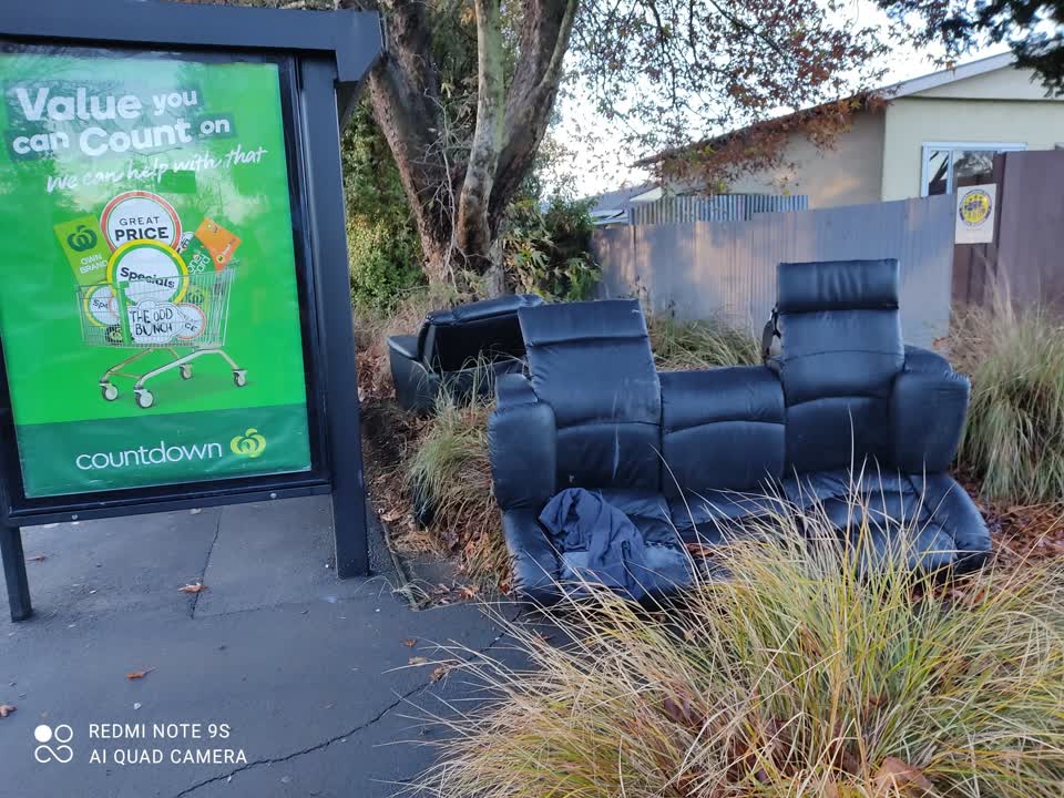 The photograph attached to this rubbish/recycling report