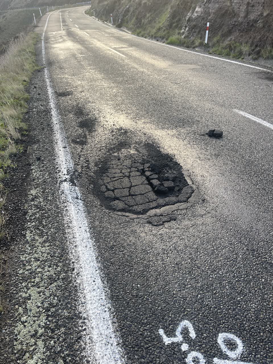 The photograph attached to this roading/streets report