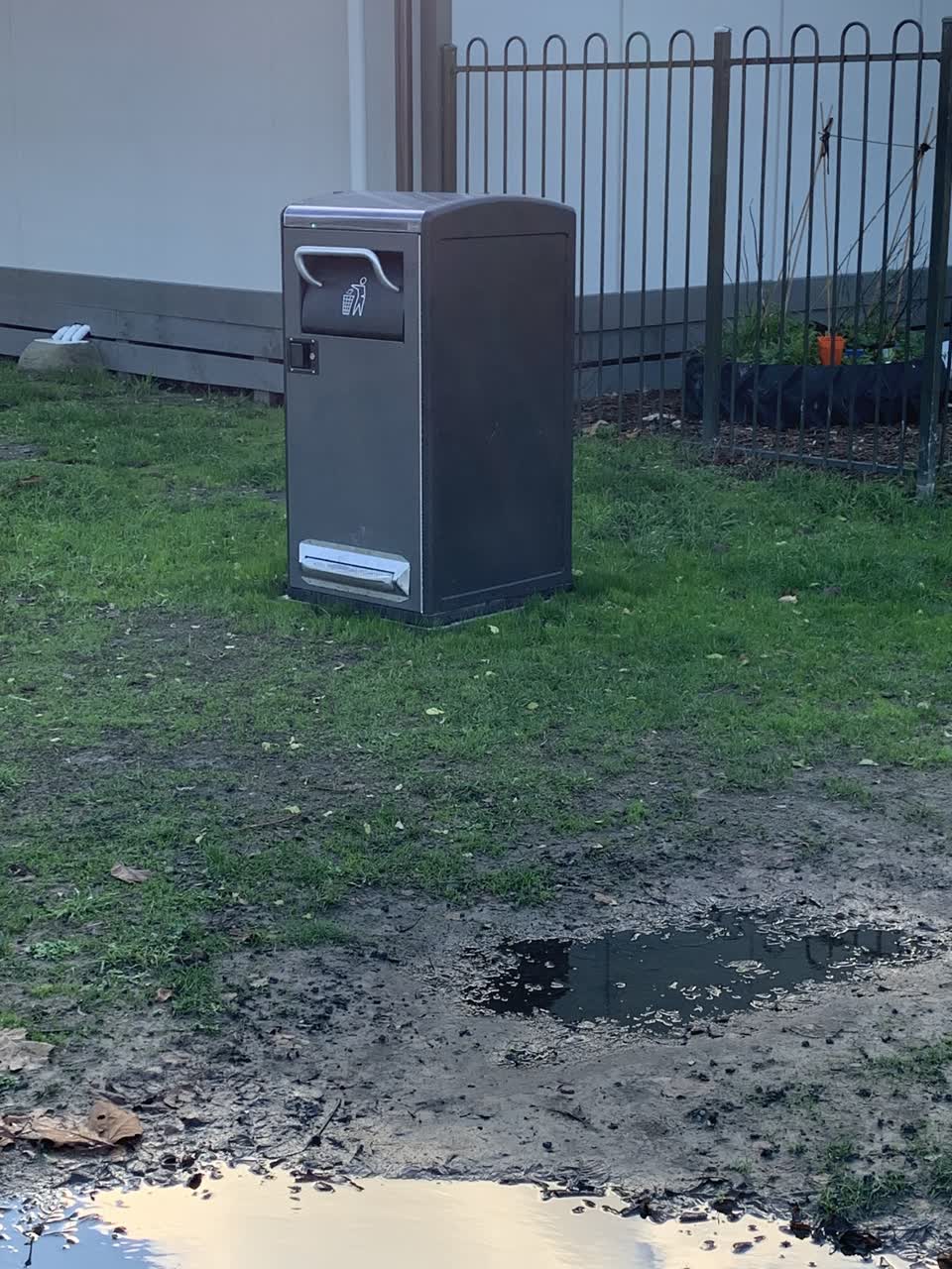 The photograph attached to this rubbish/recycling report