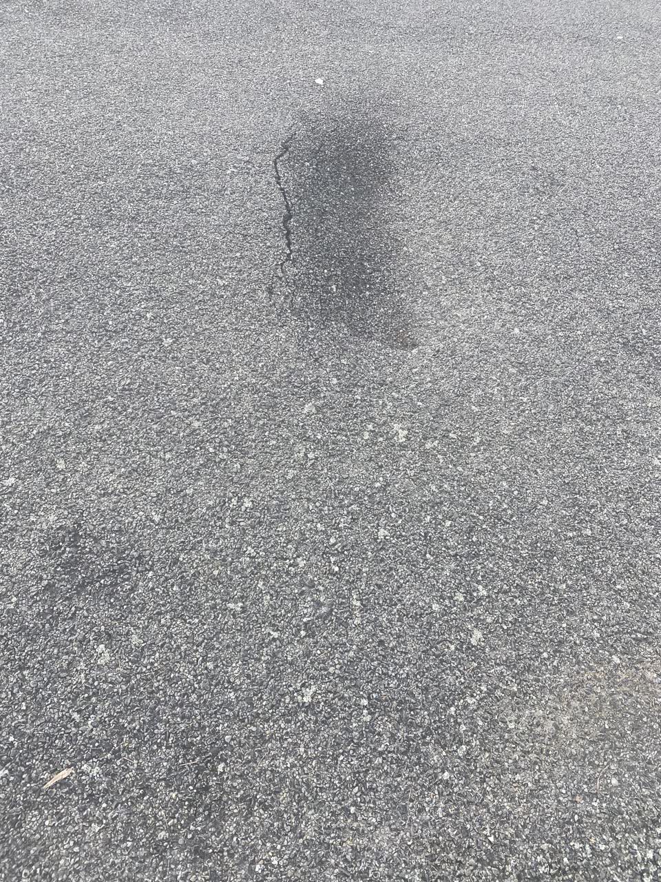 The photograph attached to this roading/streets report