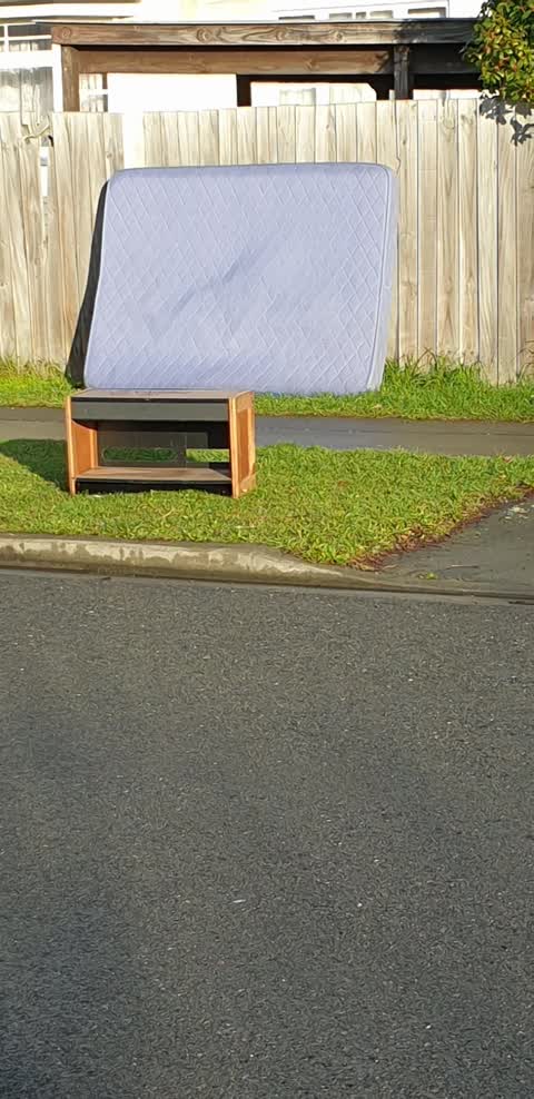 Rubbish/Recycling, a report photo