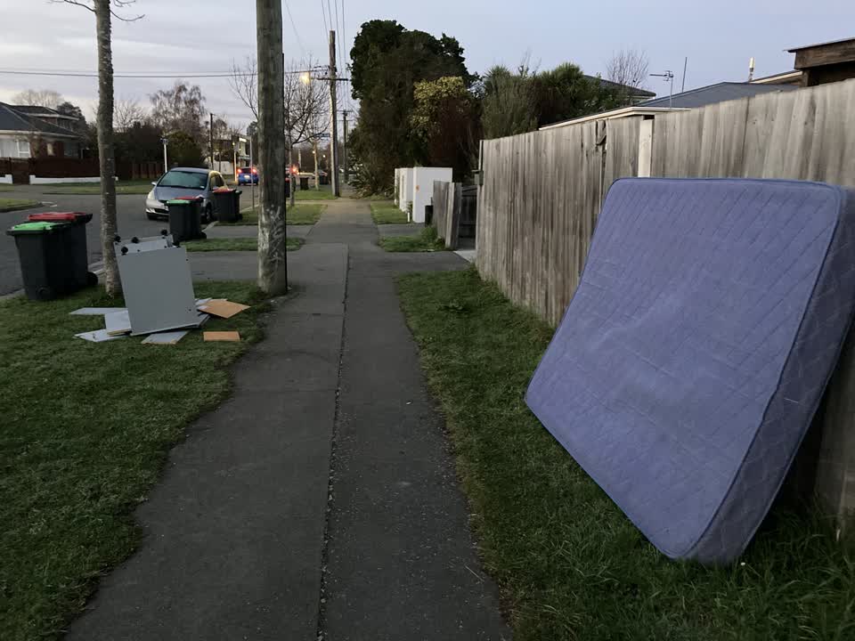 The photograph attached to this rubbish/recycling report