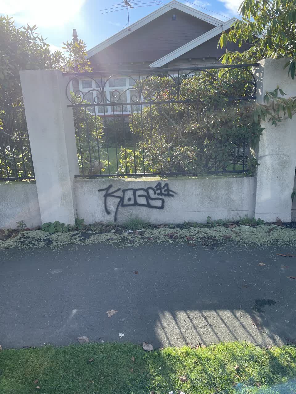 The photograph attached to this graffiti report