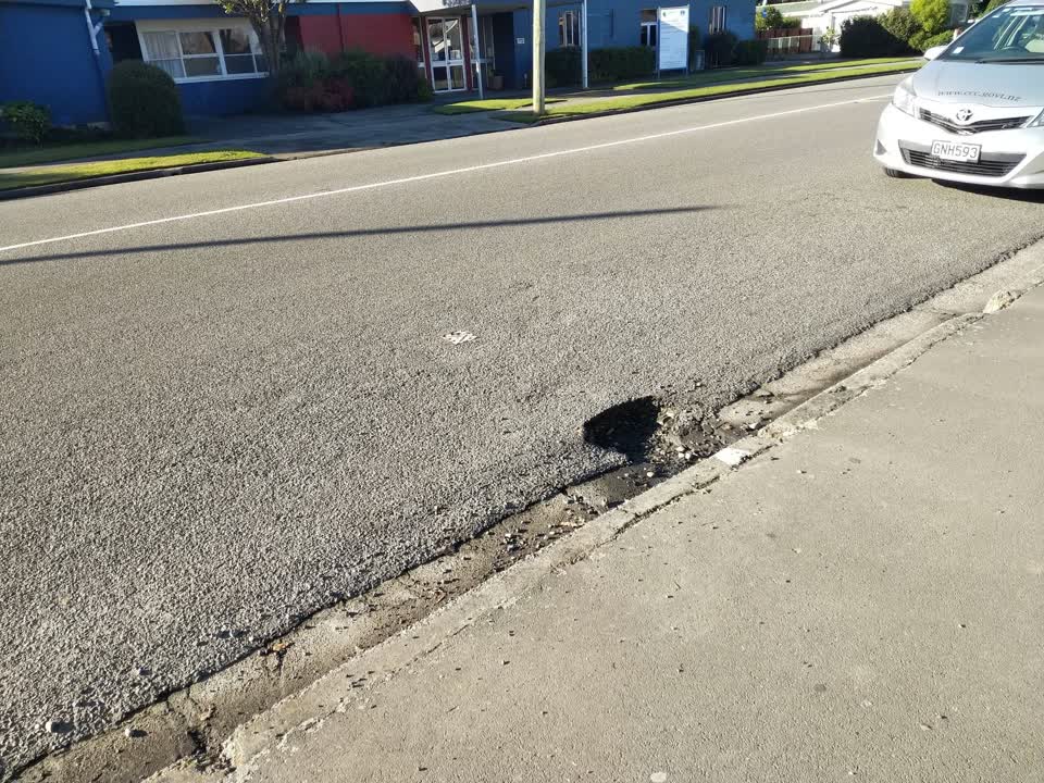 The photograph attached to this roading/streets report