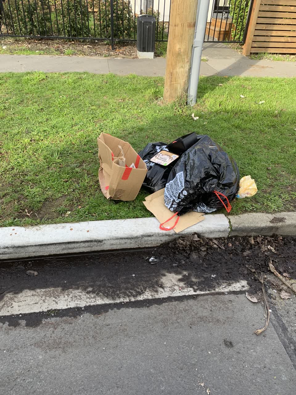 The photograph attached to this rubbish/recycling report