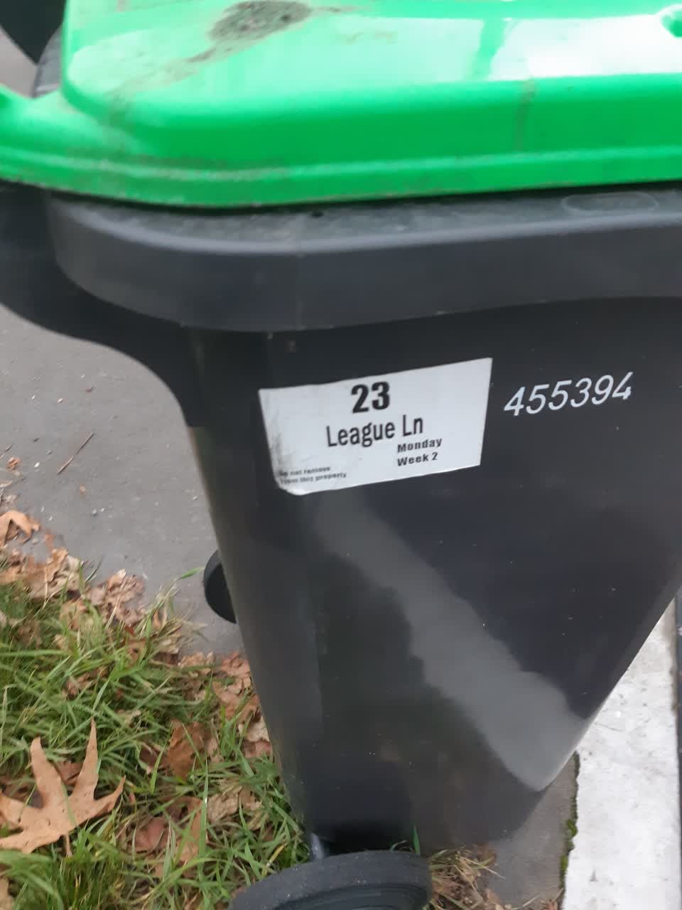 The photograph attached to this rubbish/recycling report