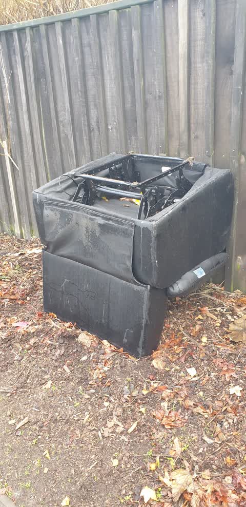 Rubbish/Recycling, a report photo