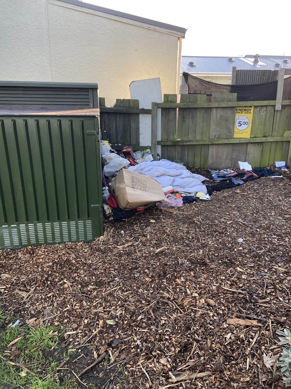 The photograph attached to this rubbish/recycling report